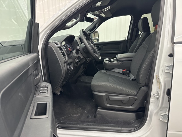 2025 Ram 2500 Tradesman photo 4