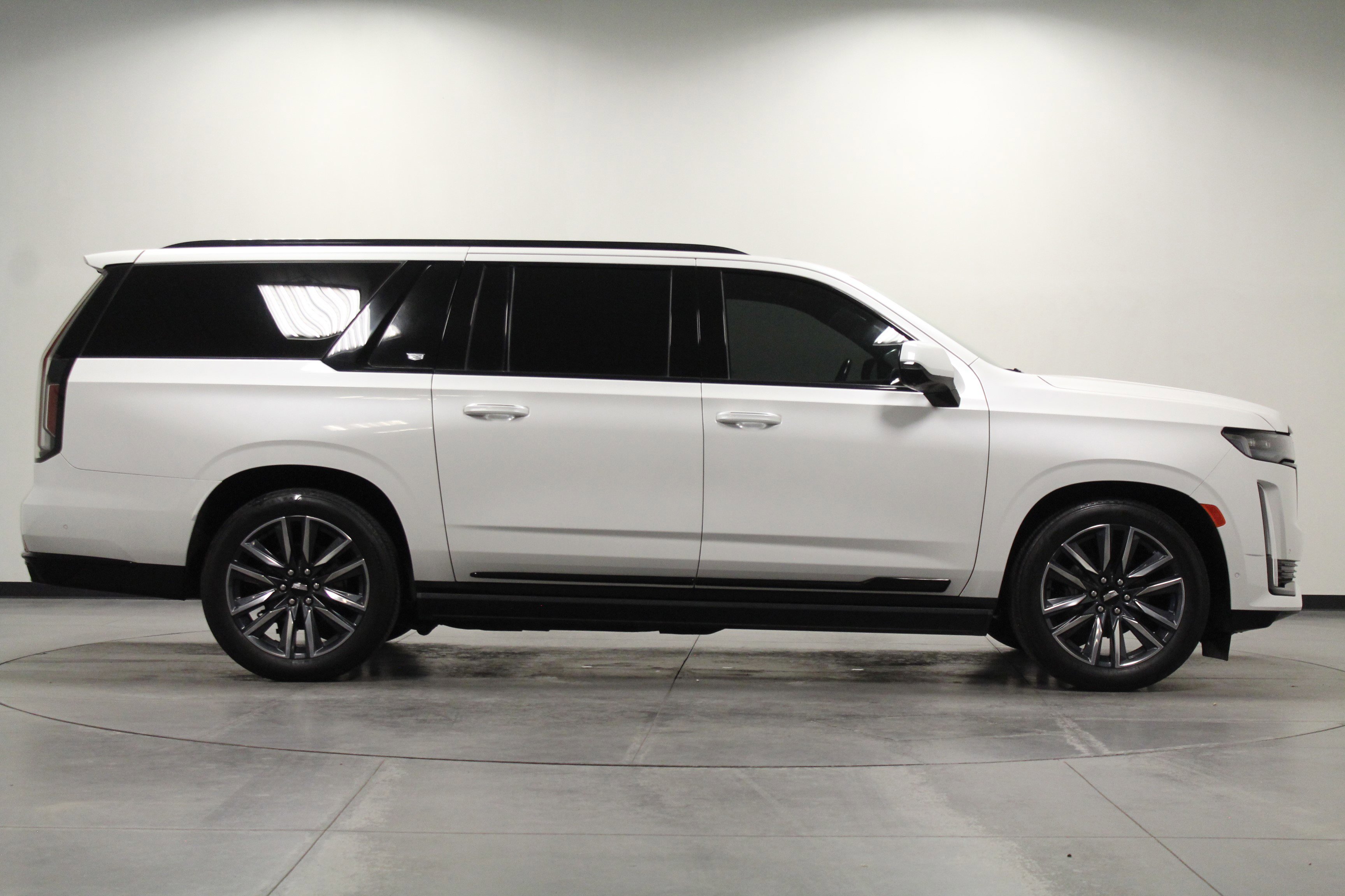 2021 Cadillac Escalade ESV Sport photo 2