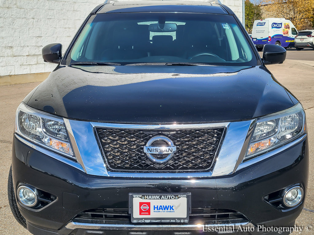 2015 Nissan Pathfinder SL photo 2