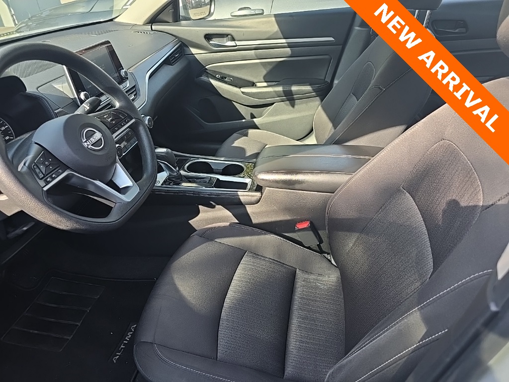 2023 Nissan Altima 2.5 SV photo 8