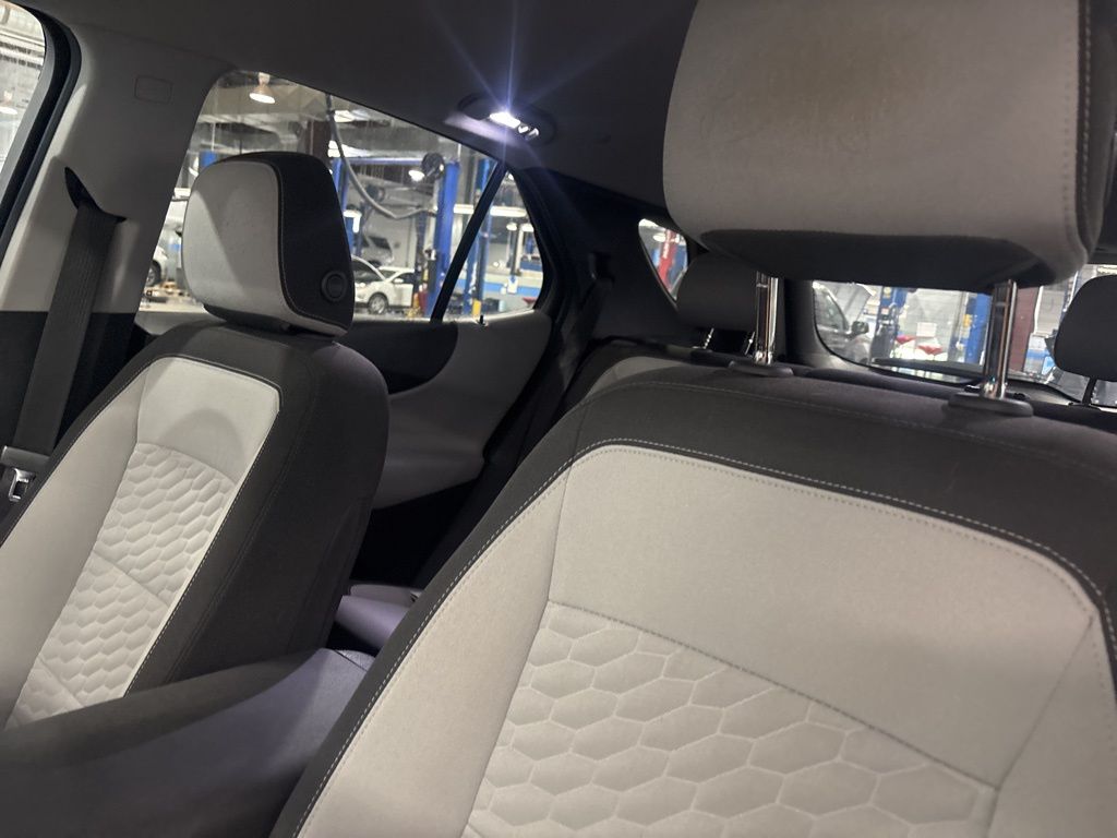 2018 Chevrolet Equinox LT photo 22