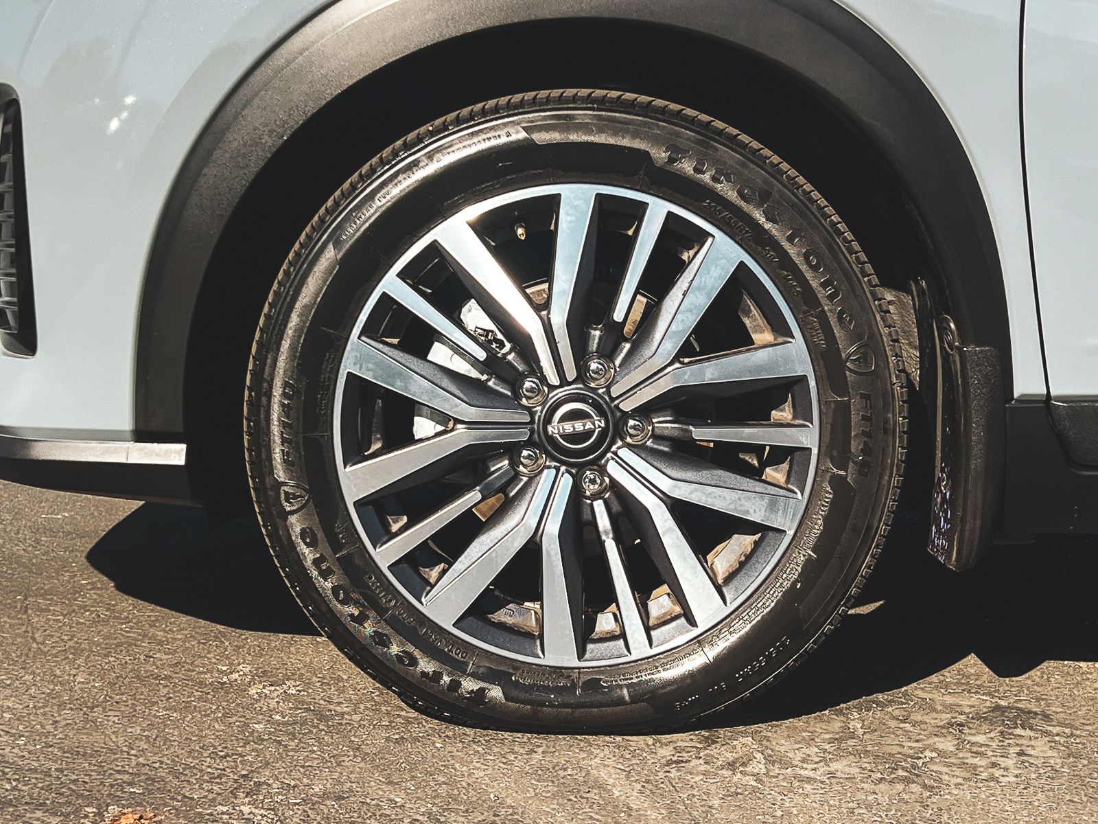 2023 Nissan Kicks SV photo 2