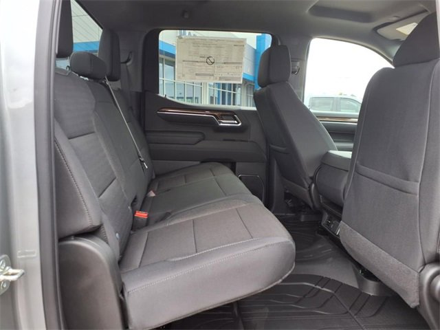 2025 Chevrolet Silverado 1500 LT photo 4