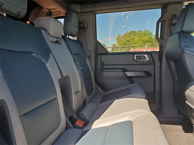2024 Ford Bronco Outer Banks photo 15