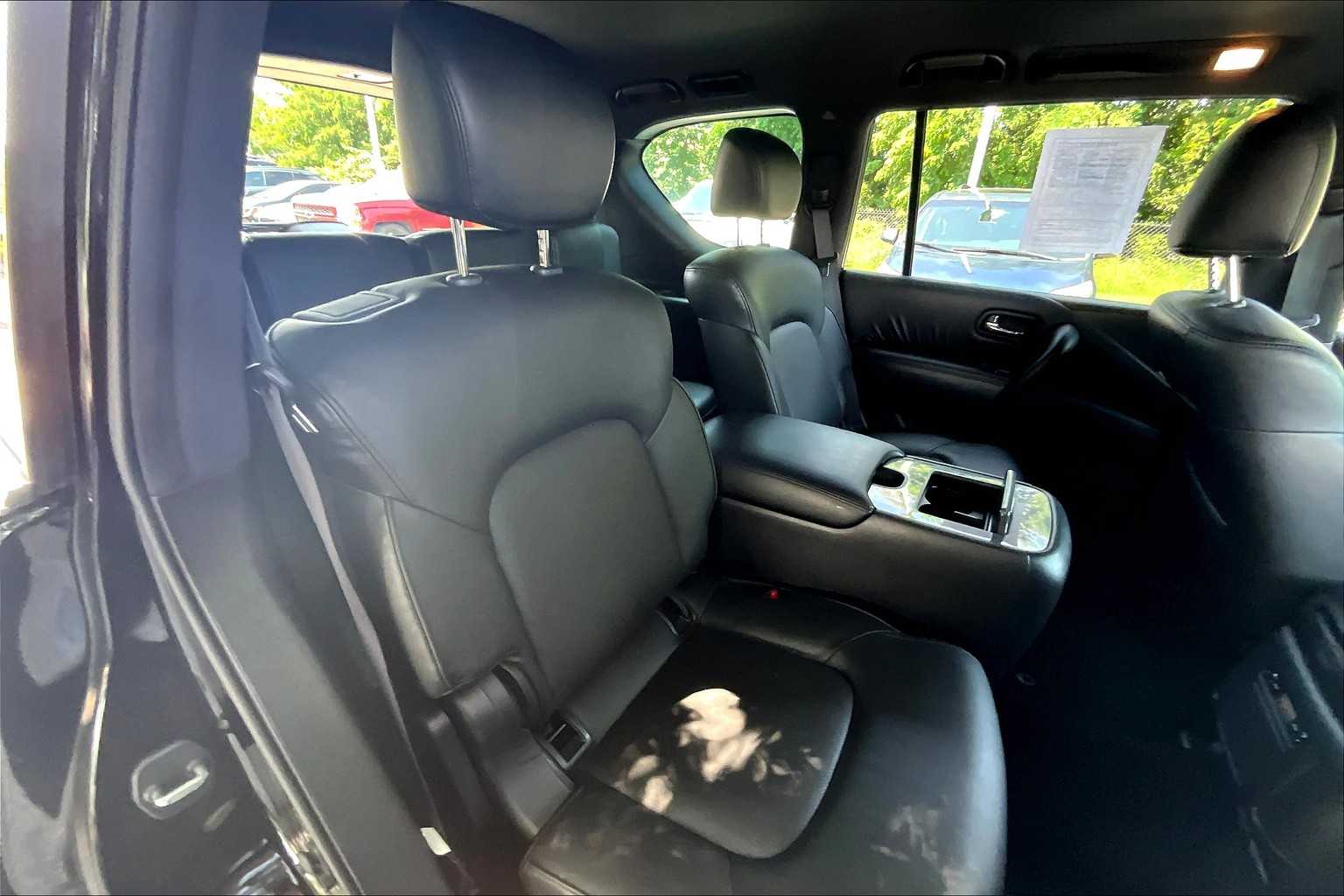 2023 Nissan Armada SL photo 10