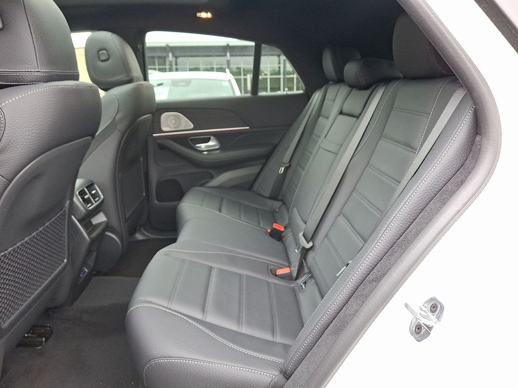 2026 Mercedes Benz GLE 450 4MATIC photo 4