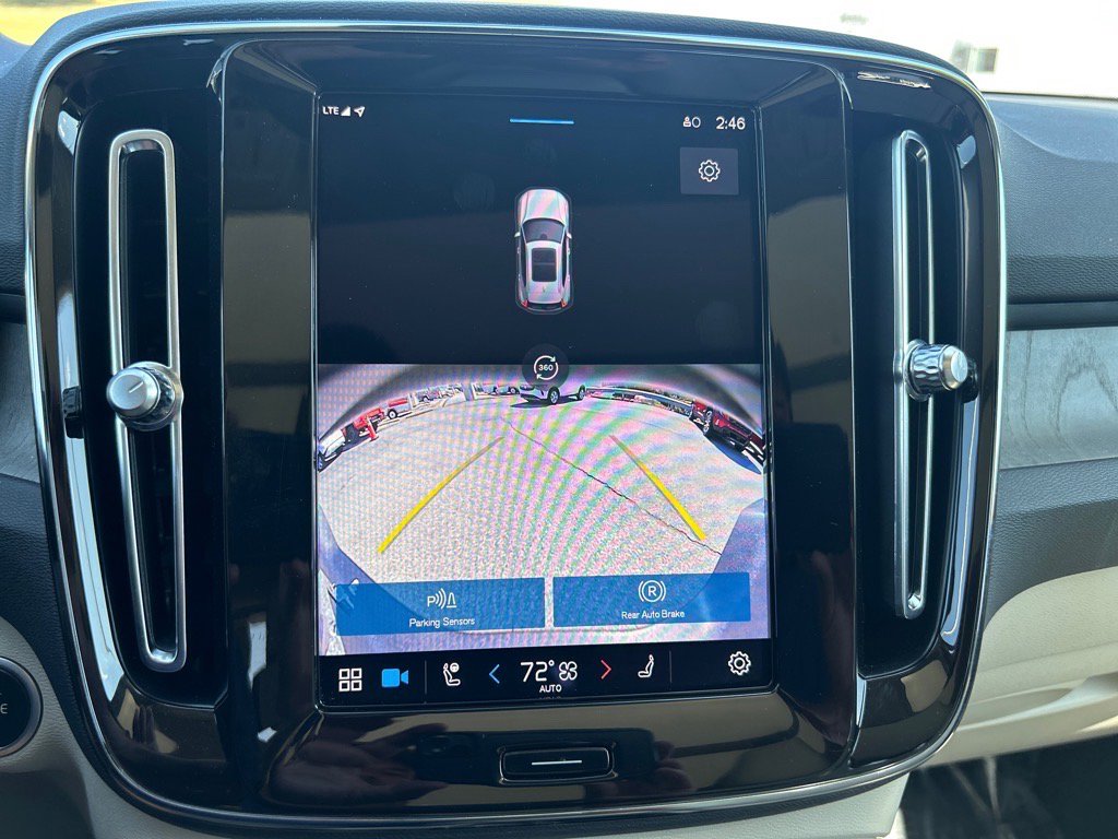 2023 Volvo XC40 Plus photo 21