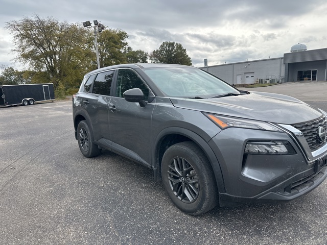 2021 Nissan Rogue S photo 2