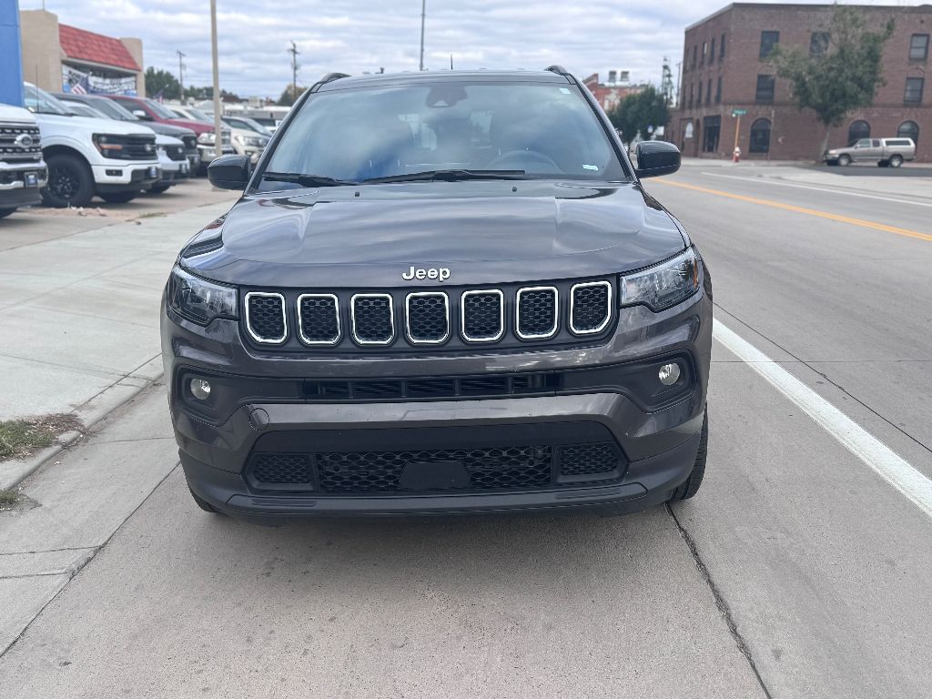 2024 Jeep Compass Latitude photo 2