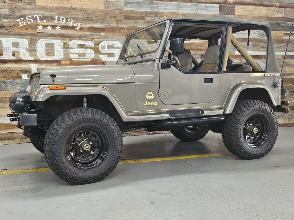 1988 Jeep Wrangler Sahara photo 2