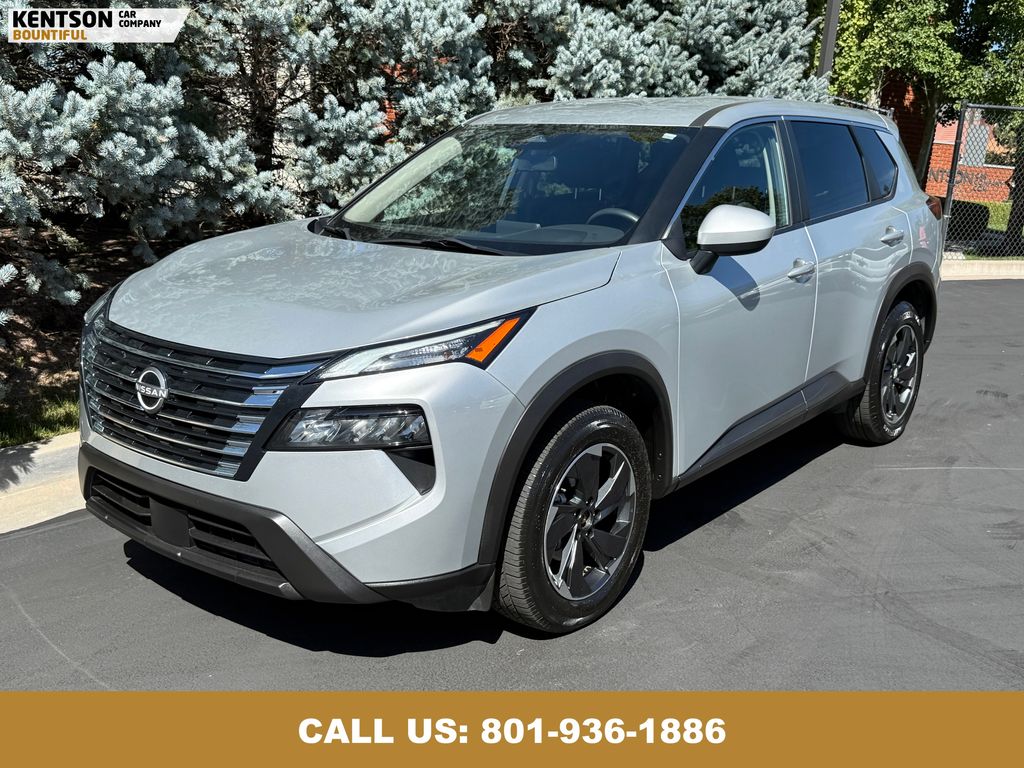 2024 Nissan Rogue SV photo 3