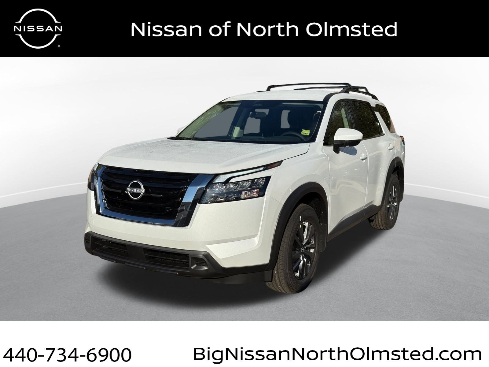 2025 Nissan Pathfinder SV's photo