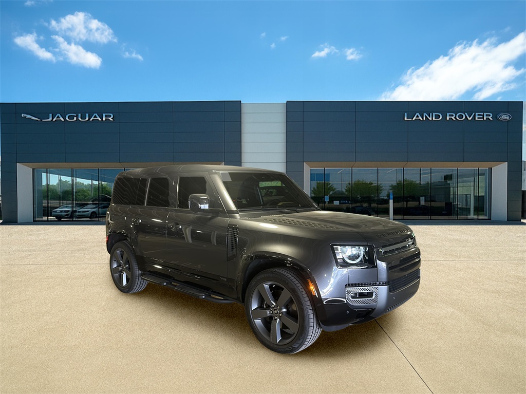 2025 Land Rover Defender 110 V8 photo 3