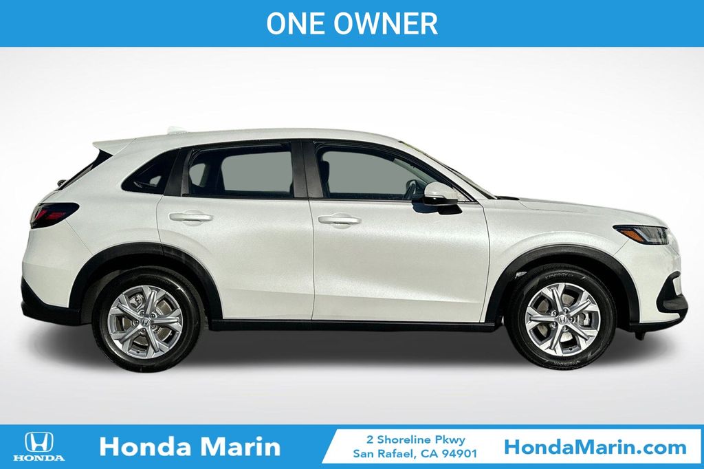 2025 Honda HR-V LX photo 3