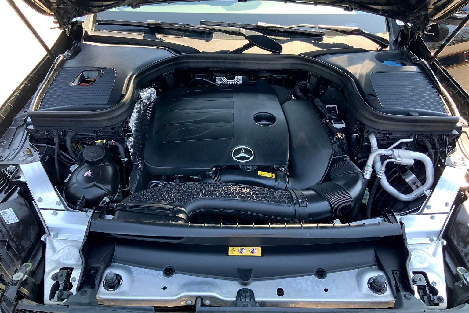 2021 Mercedes Benz GLC 300 photo 34