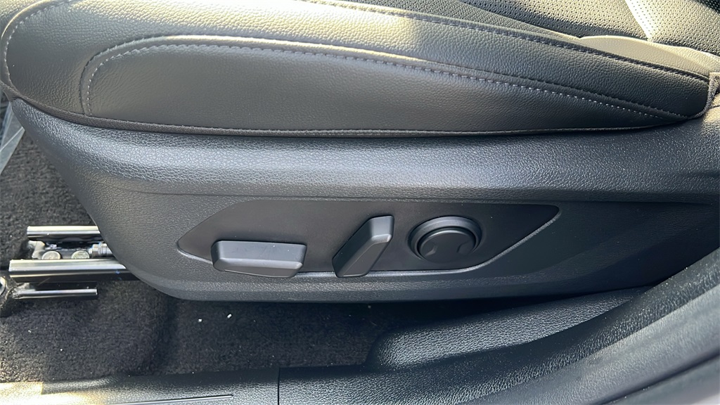 2026 Kia Sportage SX photo 14