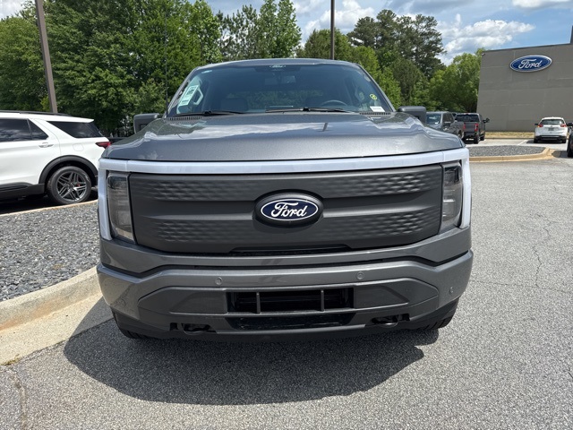 2025 Ford F-150 Lightning photo 3