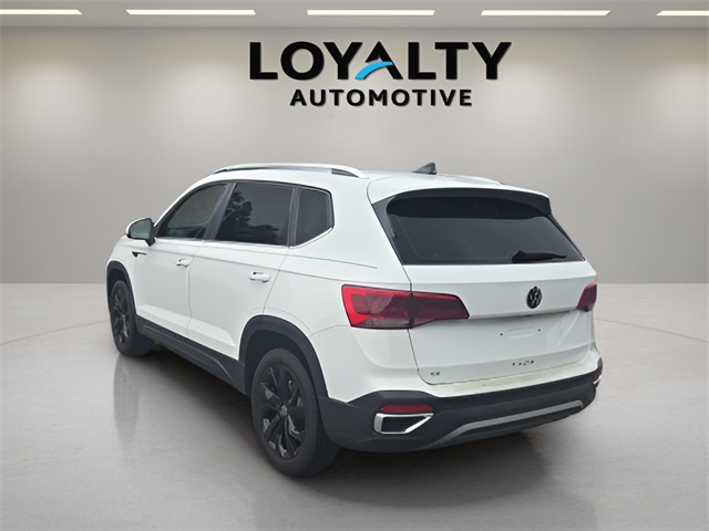 2024 Volkswagen Taos SE photo 3
