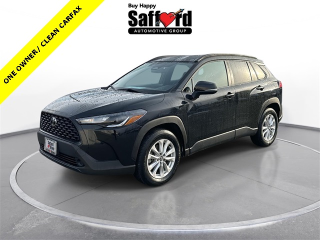 2024 Toyota Corolla Cross LE's photo