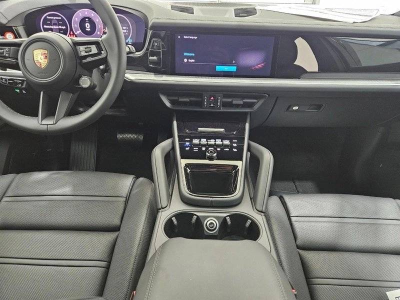 2025 Porsche Cayenne Base photo 13