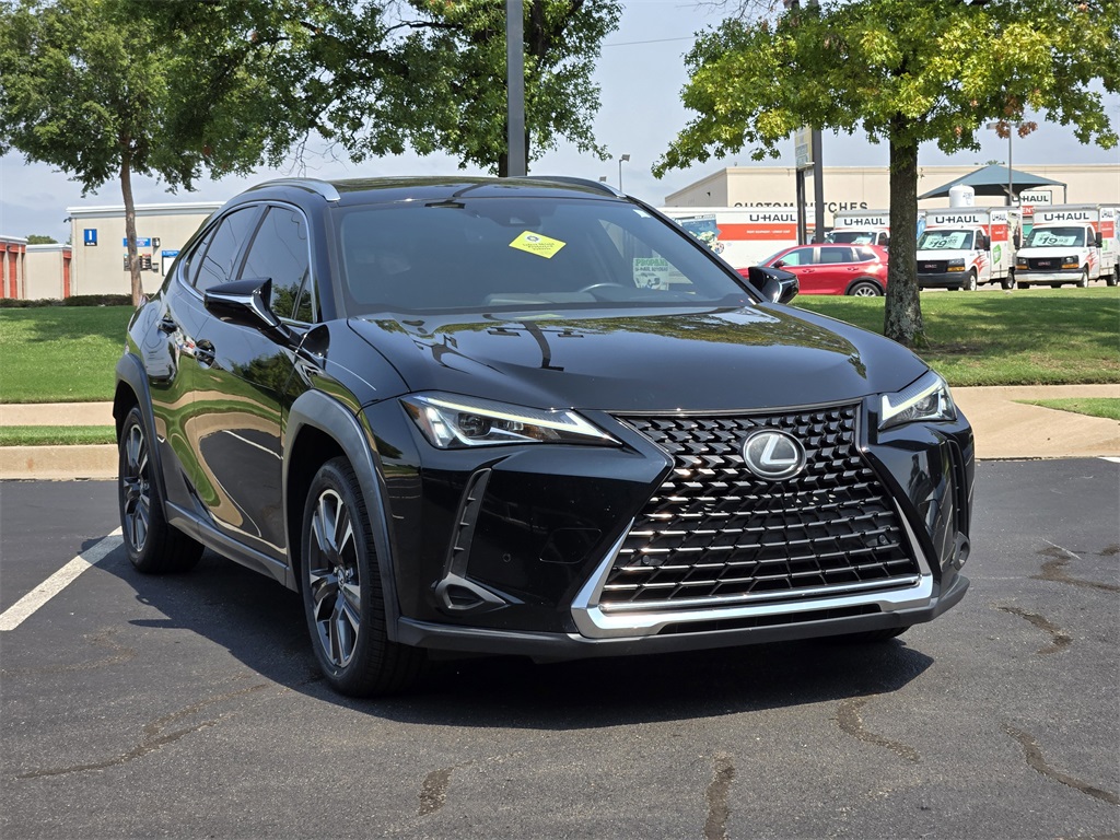 2019 Lexus UX 200 F SPORT photo 3