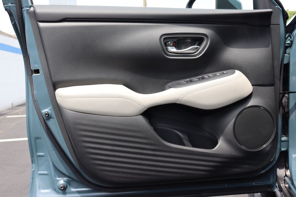 2025 Honda HR-V LX photo 21