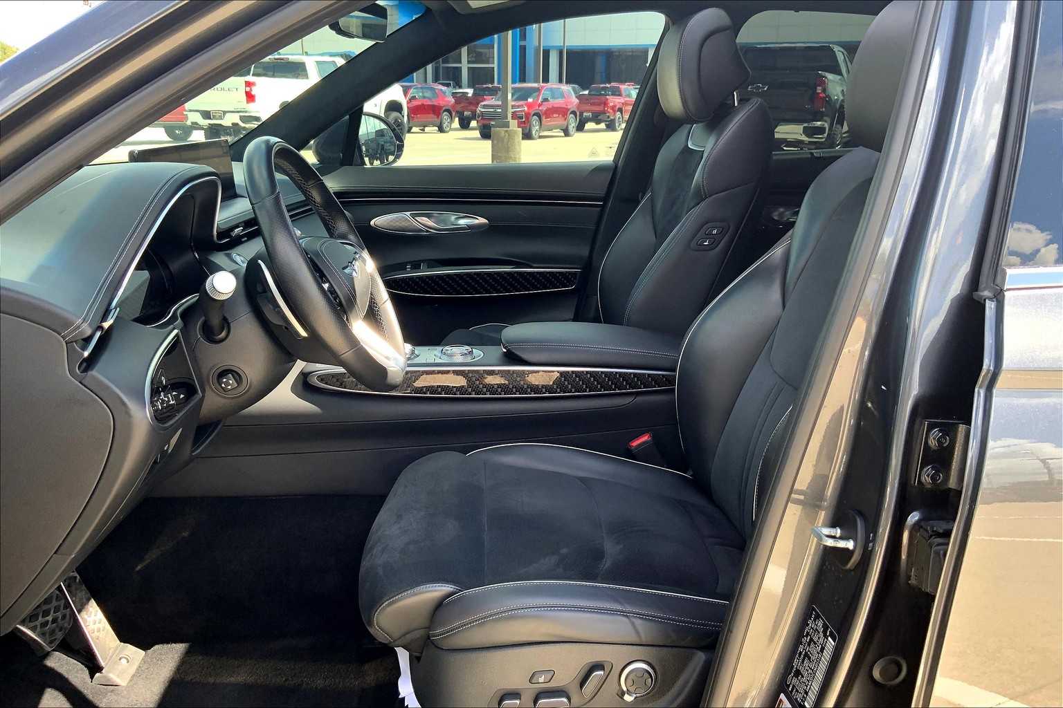 2022 Genesis GV70 3.5T Sport photo 7