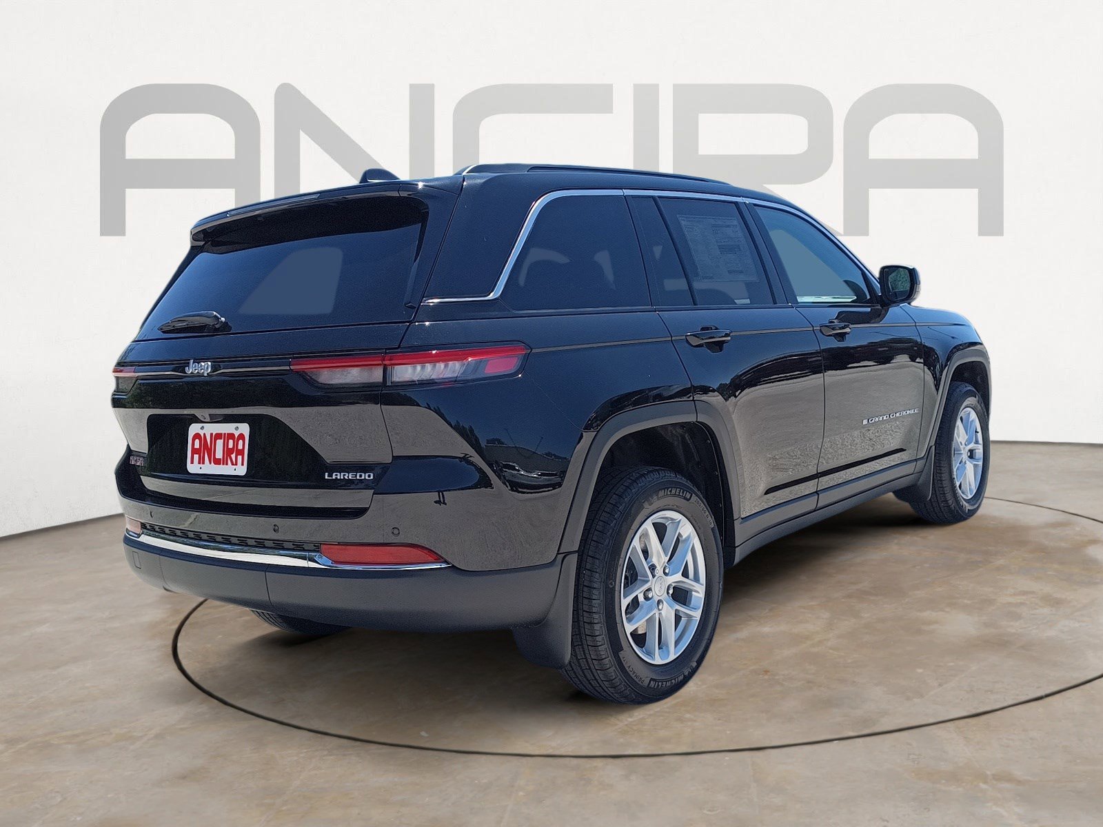 2025 Jeep Grand Cherokee Laredo X photo 8