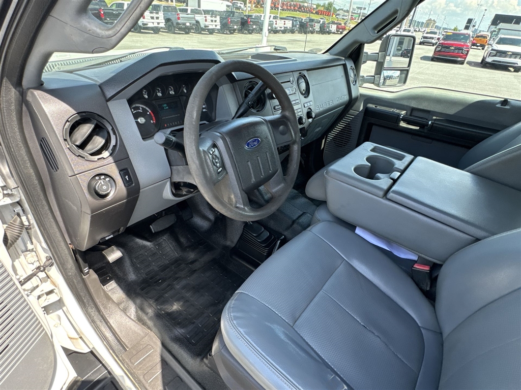 2014 Ford F-550 photo 8