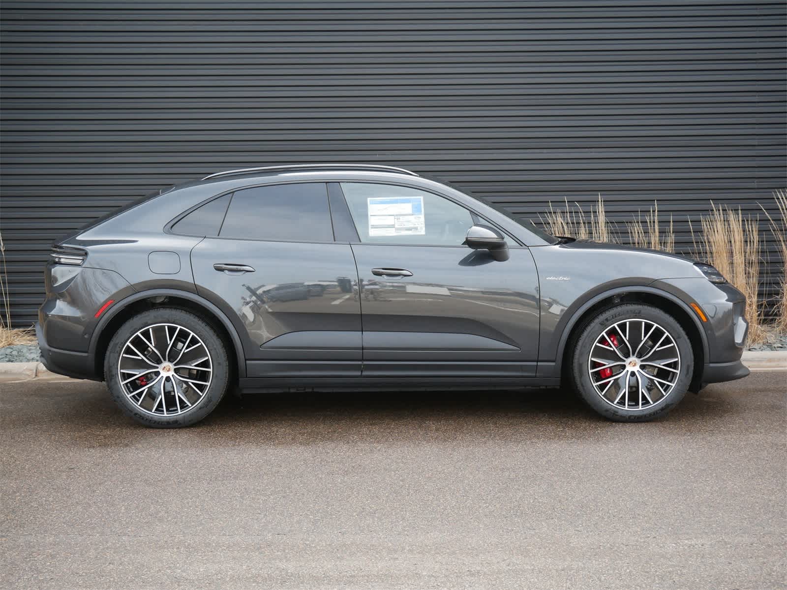 2025 Porsche Macan Electric photo 22
