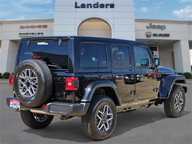 2025 Jeep Wrangler Sahara photo 2