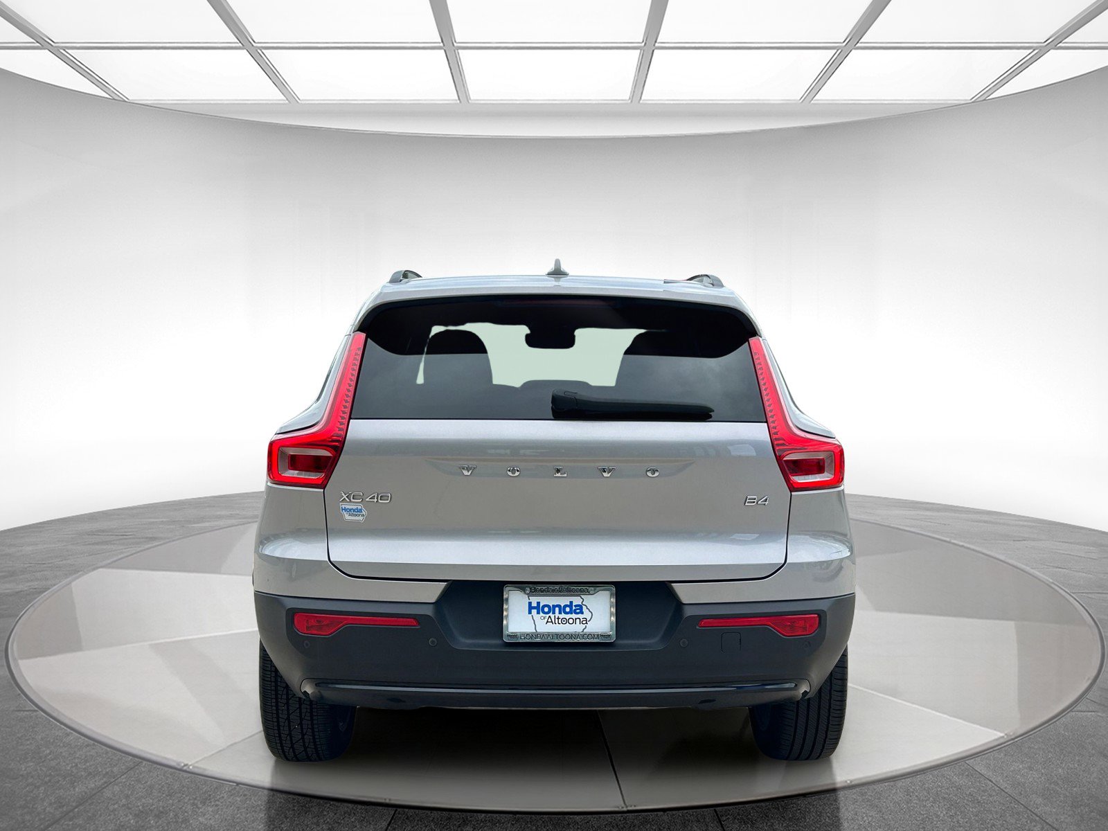 2023 Volvo XC40 Ultimate photo 4