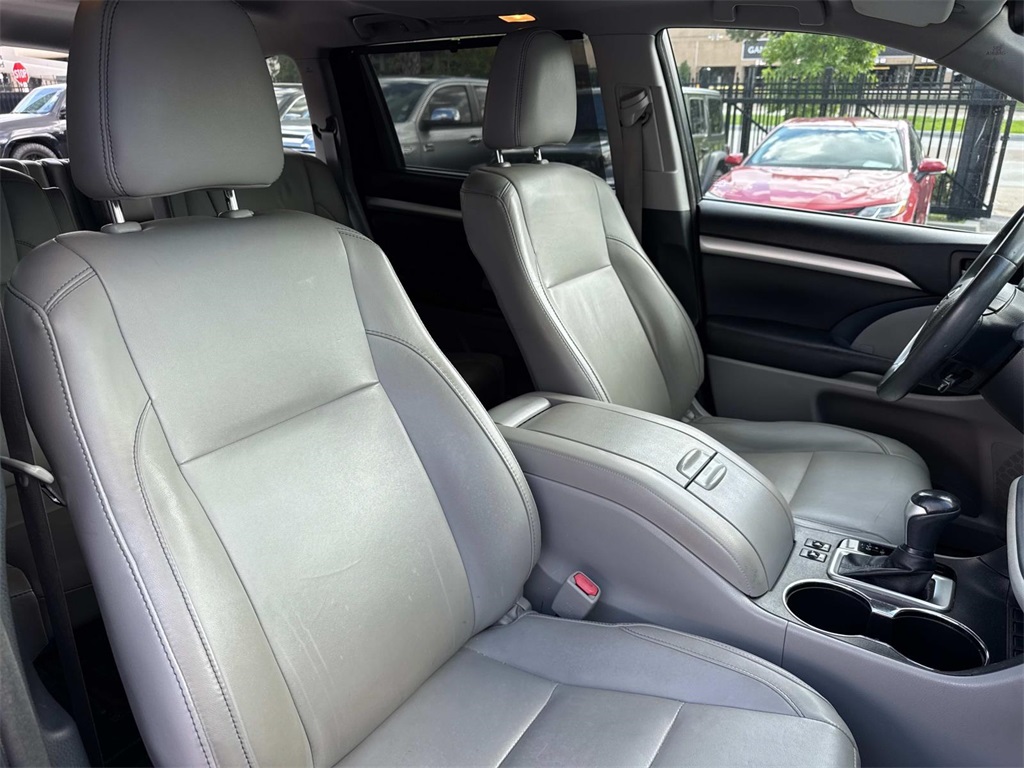 2016 Toyota Highlander XLE photo 7