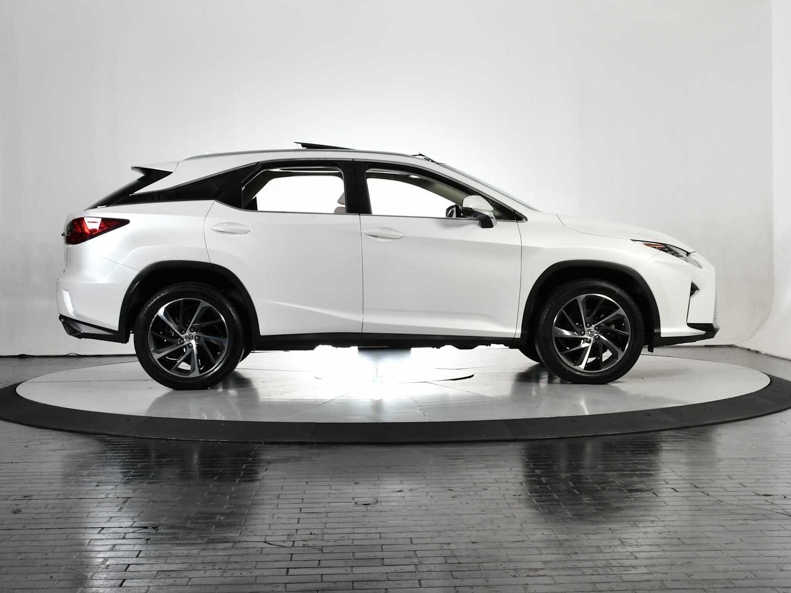 2017 Lexus RX photo 6