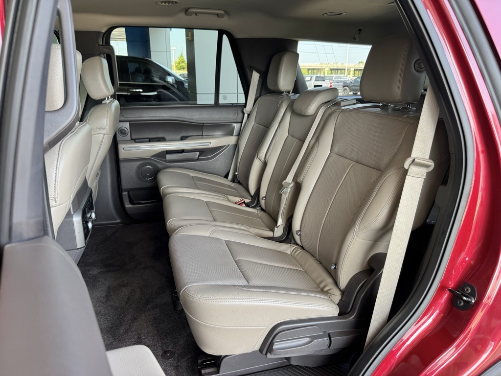 2018 Ford Expedition XLT photo 19