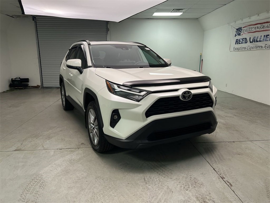 2022 Toyota RAV4 XLE Premium's photo
