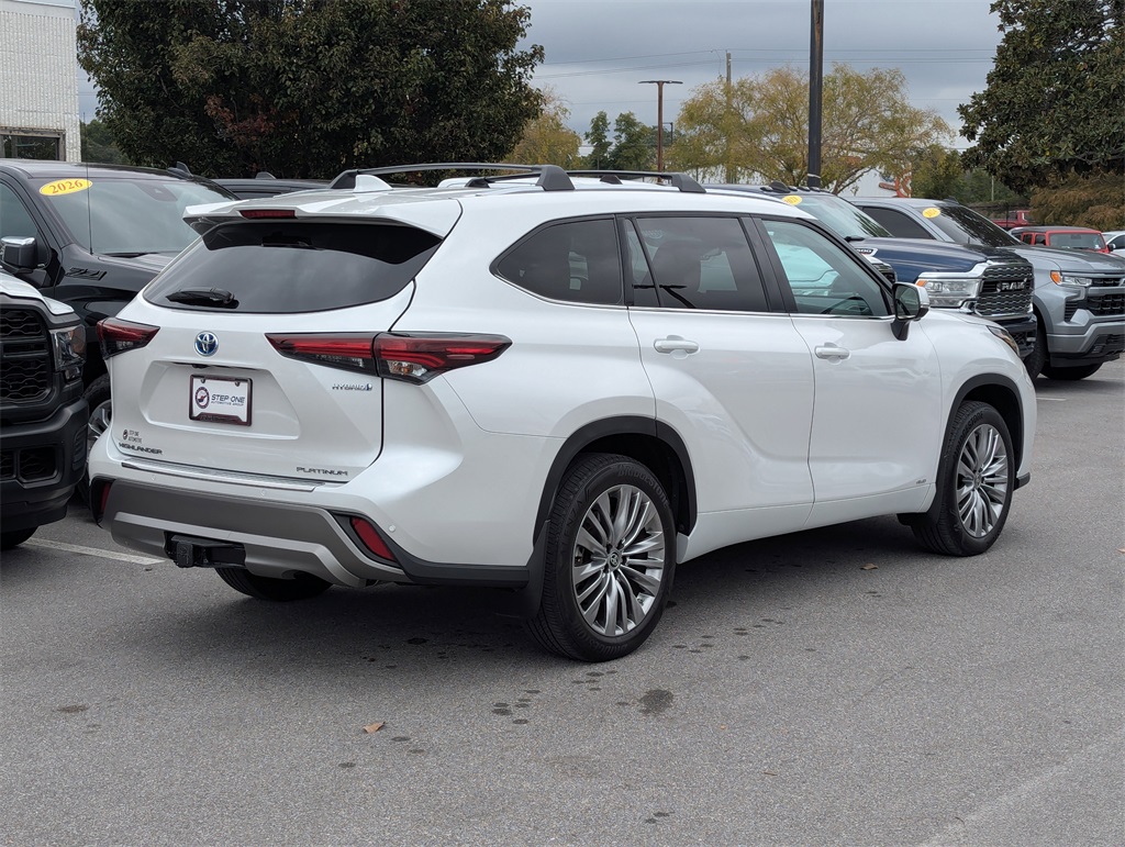 2024 Toyota Highlander Hybrid Platinum photo 4
