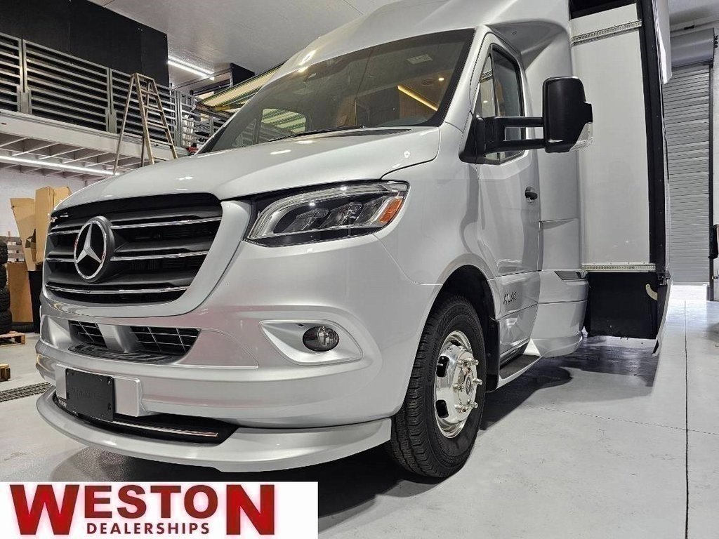Used 2020 Silver Mercedes-Benz ATLAS MB image 1