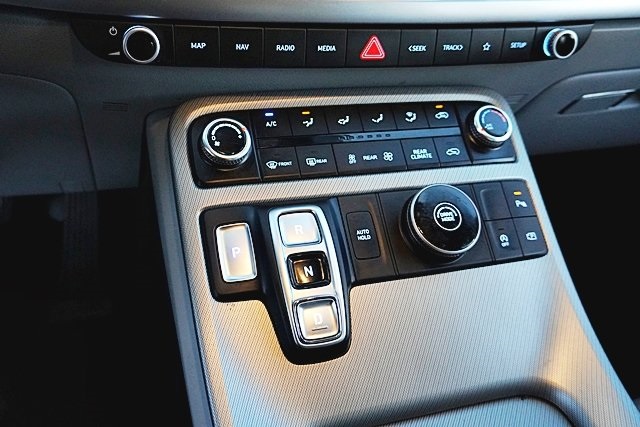 Used 2023 Red Hyundai SE image 28