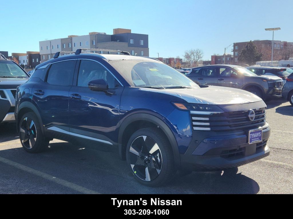 2025 Nissan Kicks SR AWD's photo