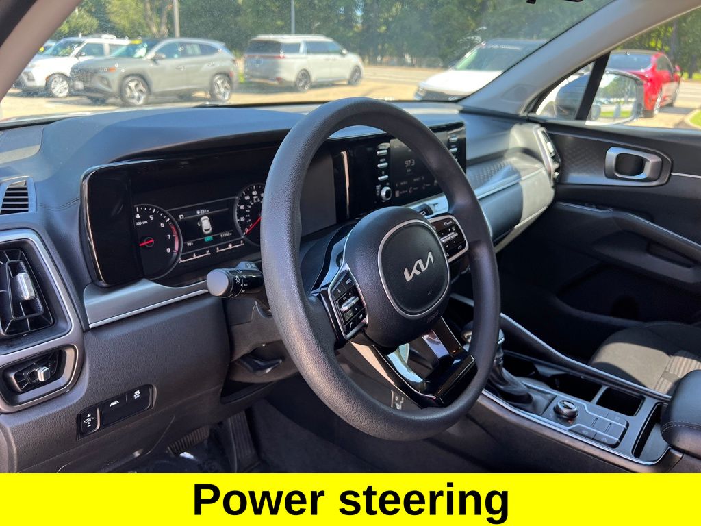 2023 Kia Sorento LX photo 12
