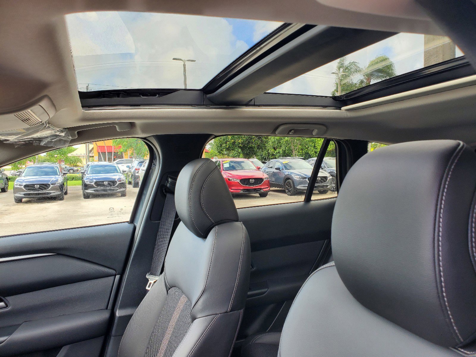 2025 Mazda CX-50 2.5 S Premium photo 4