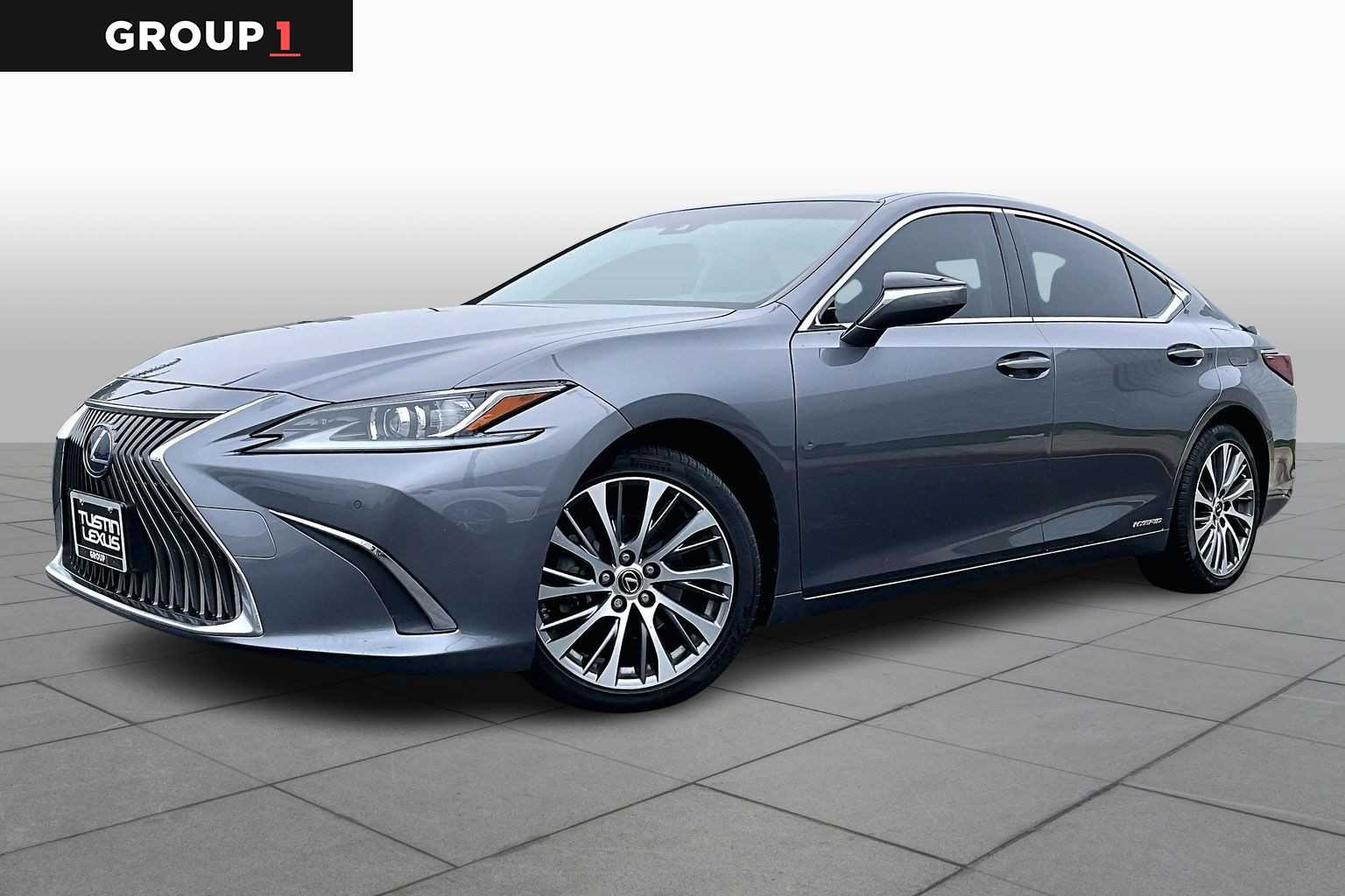 2019 Lexus ES Hybrid 300h's photo