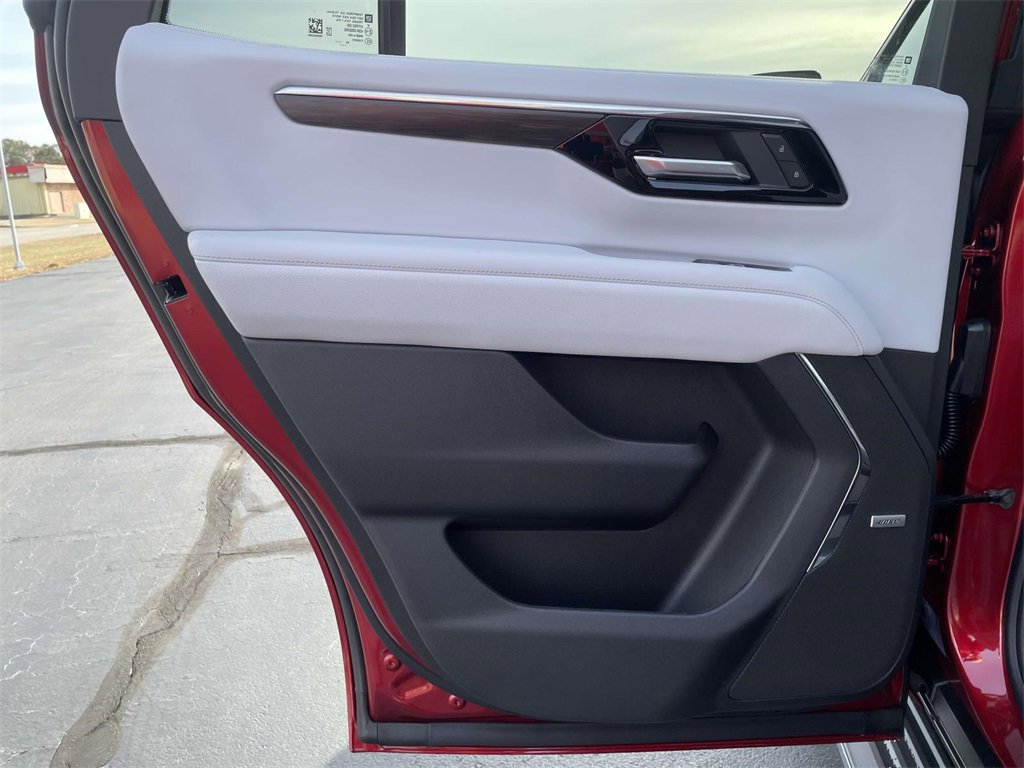 2025 Chevrolet Tahoe Premier photo 12
