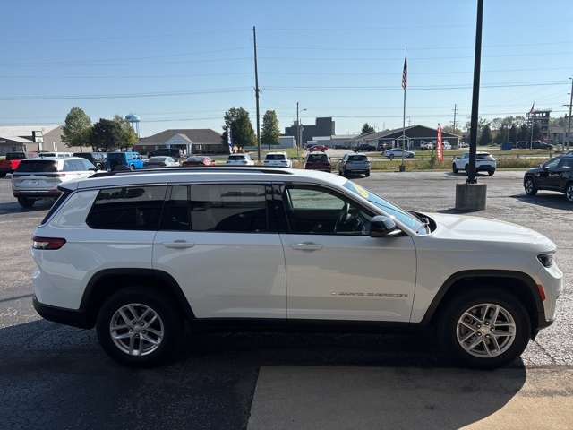 2023 Jeep Grand Cherokee Laredo photo 8