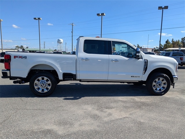 2026 Ford F-350 Lariat photo 3