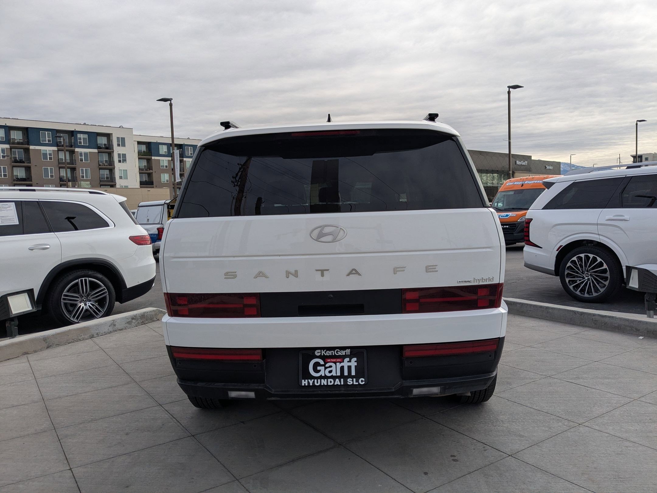 2025 Hyundai Santa Fe SEL photo 3