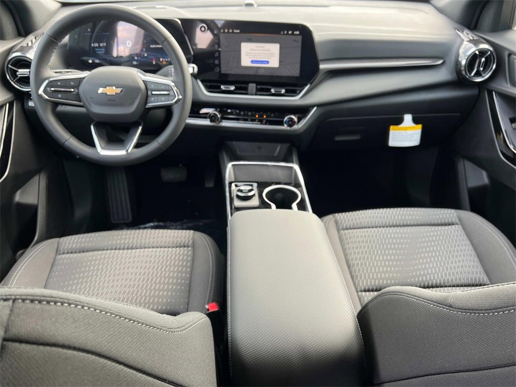 2026 Chevrolet Equinox photo 2