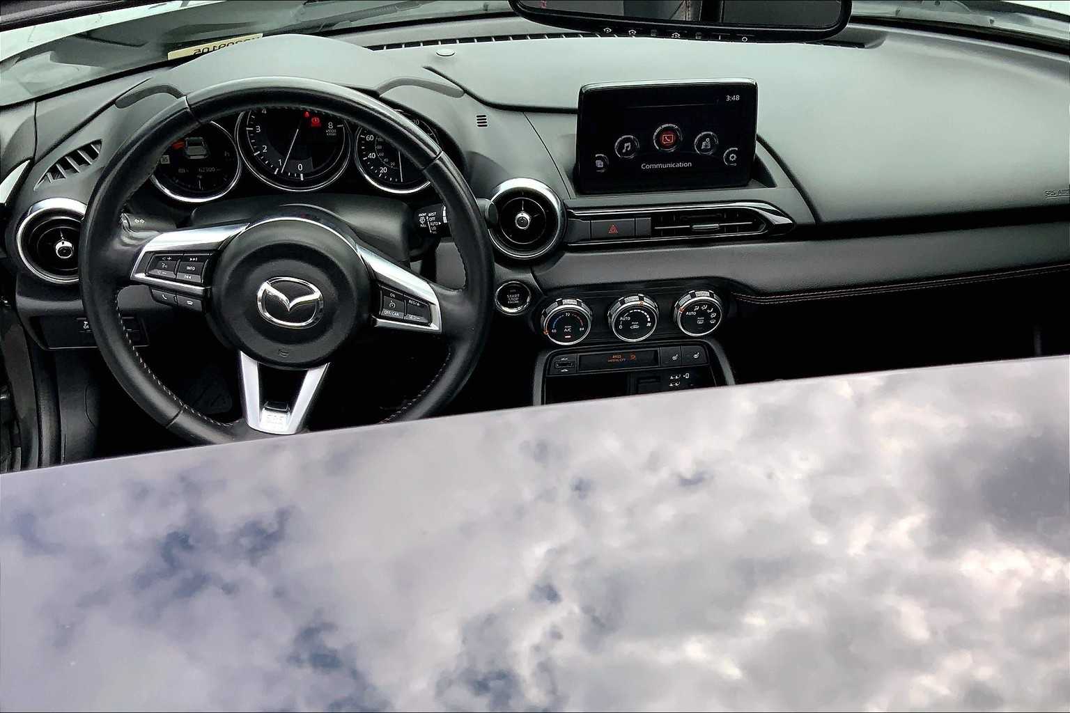 2019 Mazda MX-5 Miata Miata RF Grand Touring photo 12