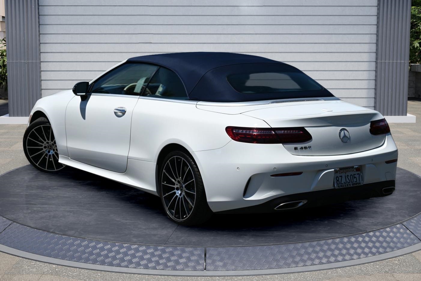 2022 Mercedes Benz E 450 photo 4